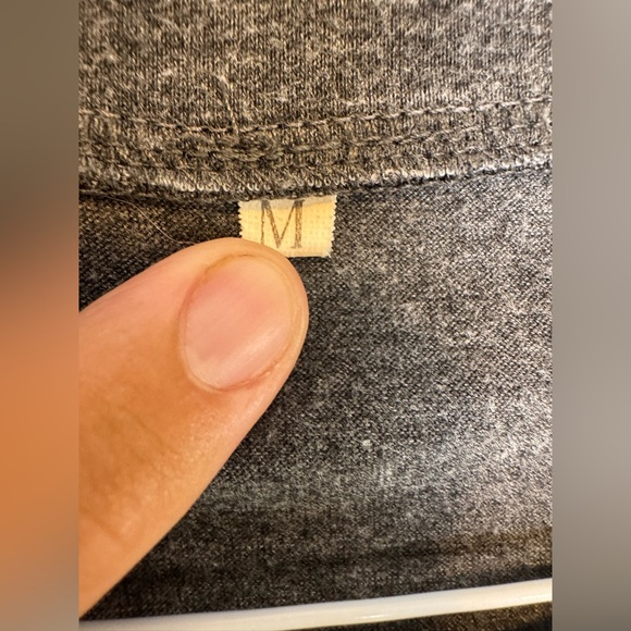 Gray Long Sleeve Shirt with "GOOD VIBES" Blue Rainbow Graphics Women's Medium M - Picture 9 of 10